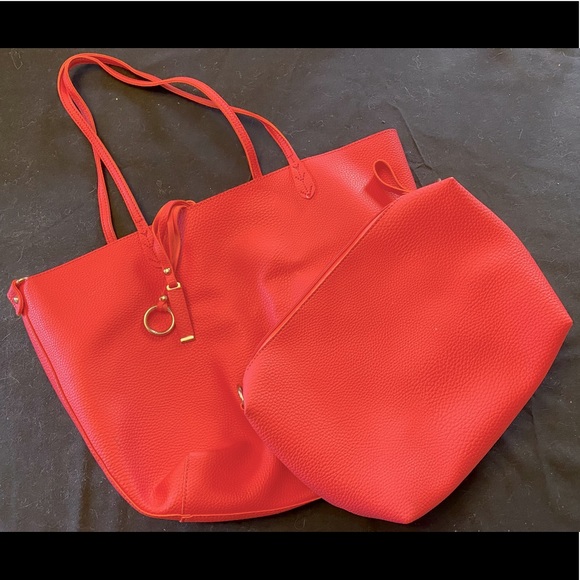 Handbags - Leather tote with cosmetic bag set